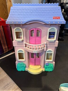 Fisher-Price loving family Pink & Purple Dollhouse